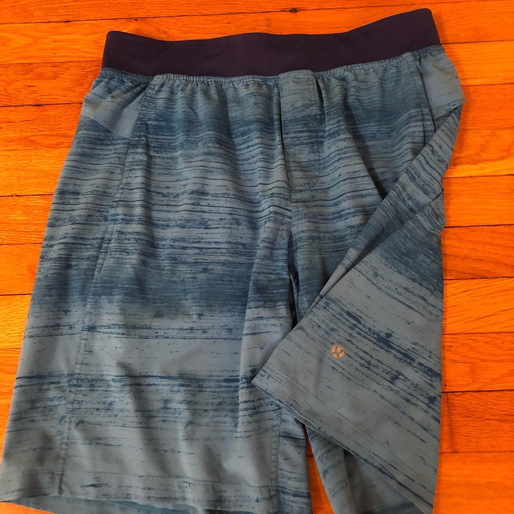 Mens Lululemon Large Workout Gym Shorts